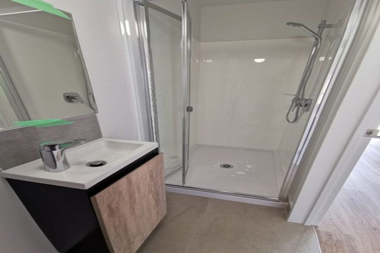 Photo of property in 11b Regency Place, Sunnynook, Auckland, 0632