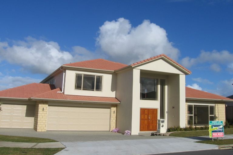 Photo of property in 37 Speyside Crescent, Flat Bush, Auckland, 2016