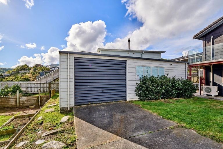 Photo of property in 79 Frobisher Street, Island Bay, Wellington, 6023
