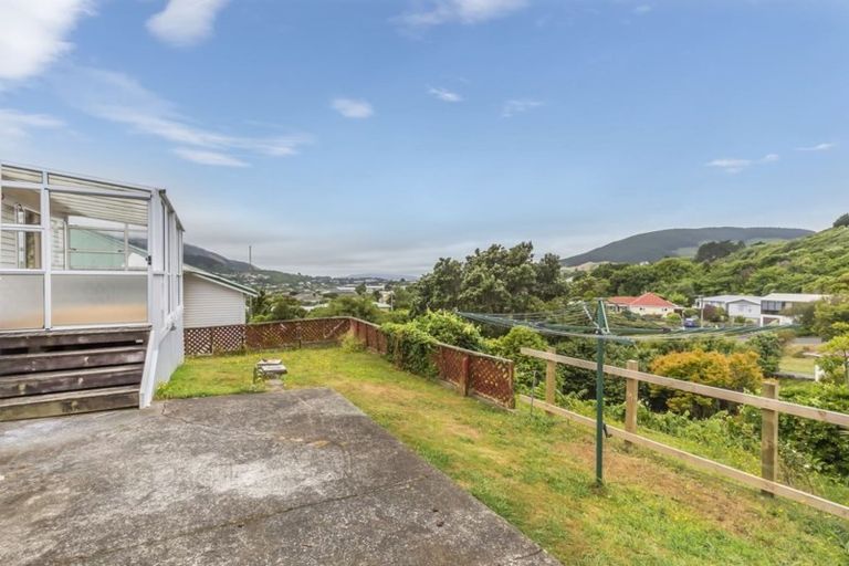 Photo of property in 8 Carleton Terrace, Tawa, Wellington, 5028