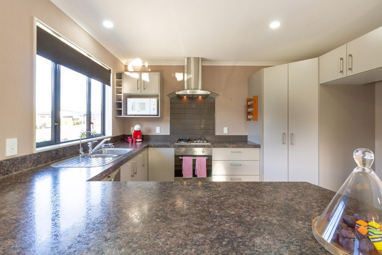 Photo of property in 9 Angelina Way, Kelvin Grove, Palmerston North, 4414