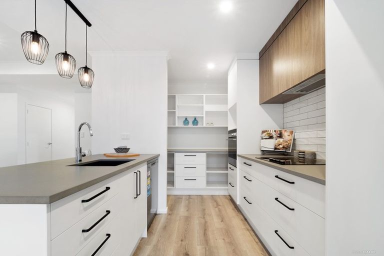 Photo of property in 140 Harriet Johnston Drive, Pokeno, 2402