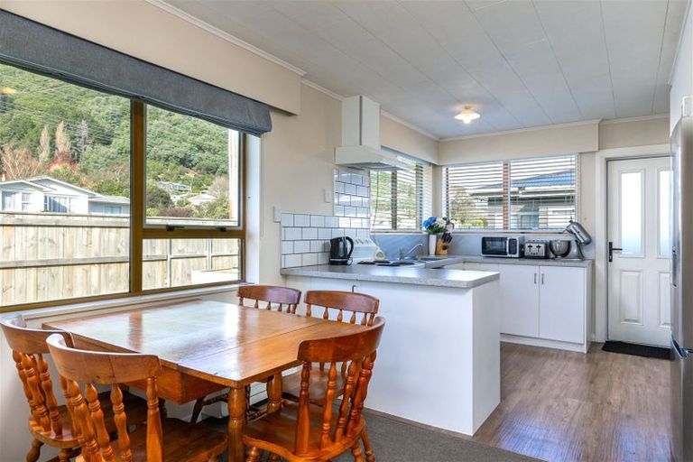 Photo of property in 131a Waikawa Road, Picton, 7220