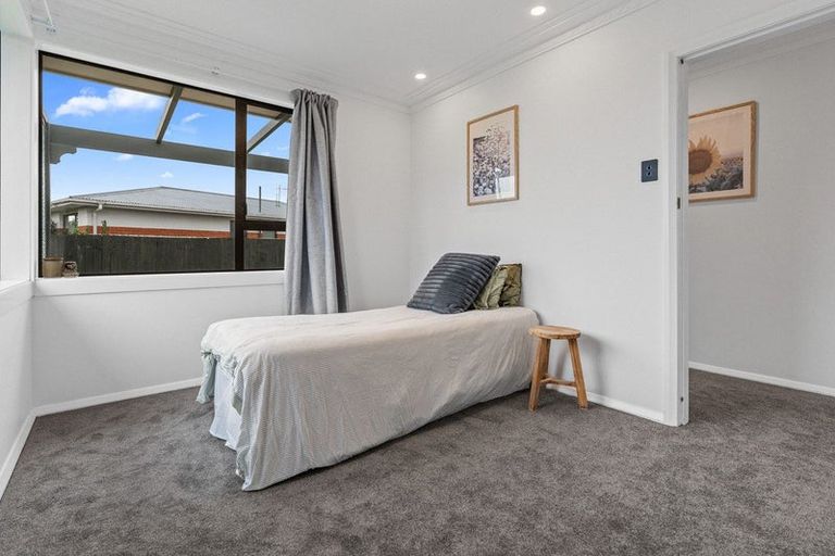 Photo of property in 16 Esk Place, Mosgiel, 9024