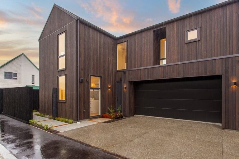 Photo of property in 2/143a Weston Road, St Albans, Christchurch, 8052