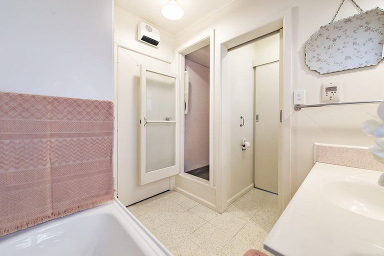 Photo of property in 10 Burrows Place, Ilam, Christchurch, 8041