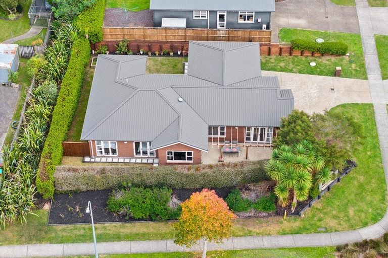 Photo of property in 1 Malbec Place, Huapai, Kumeu, 0810