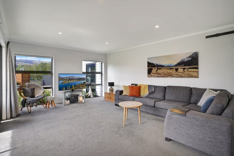 Photo of property in 54 Stratford Drive, Mount Pisa, Cromwell, 9383