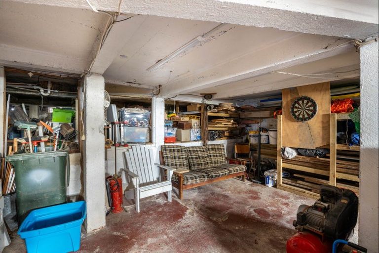 Photo of property in 126 Seaview Road, Westown, New Plymouth, 4310