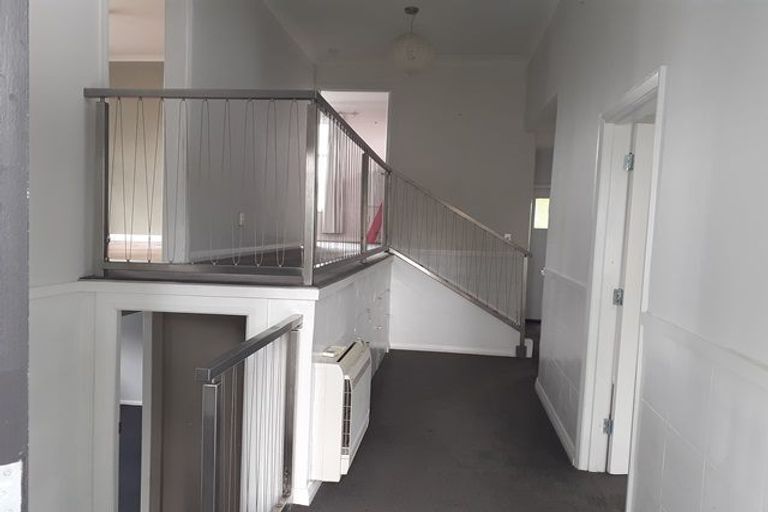 Photo of property in 6 Hughes Avenue, Hokowhitu, Palmerston North, 4410