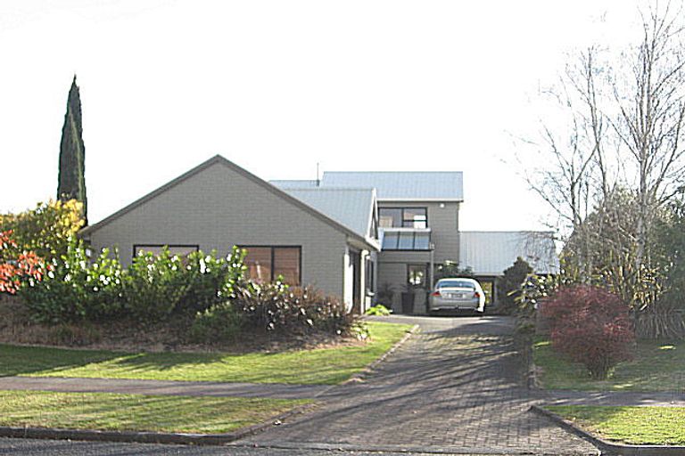 Photo of property in 64 Charles Prevost Drive, The Gardens, Auckland, 2105