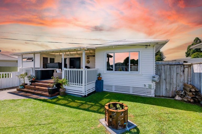 Photo of property in 151 Ngamotu Road, Spotswood, New Plymouth, 4310