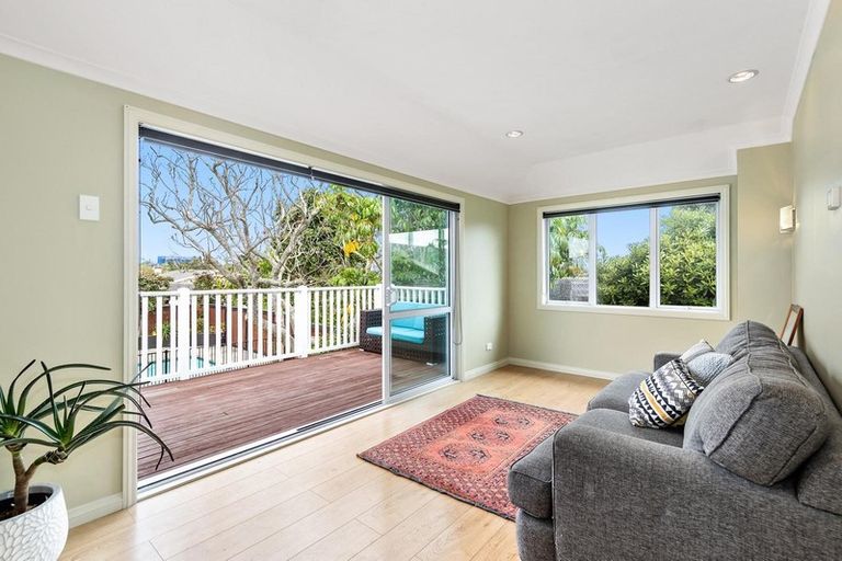 Photo of property in 42 Moa Road, Point Chevalier, Auckland, 1022