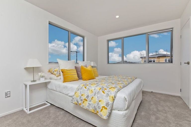 Photo of property in 2 Blackbird Lane, Hobsonville, Auckland, 0616