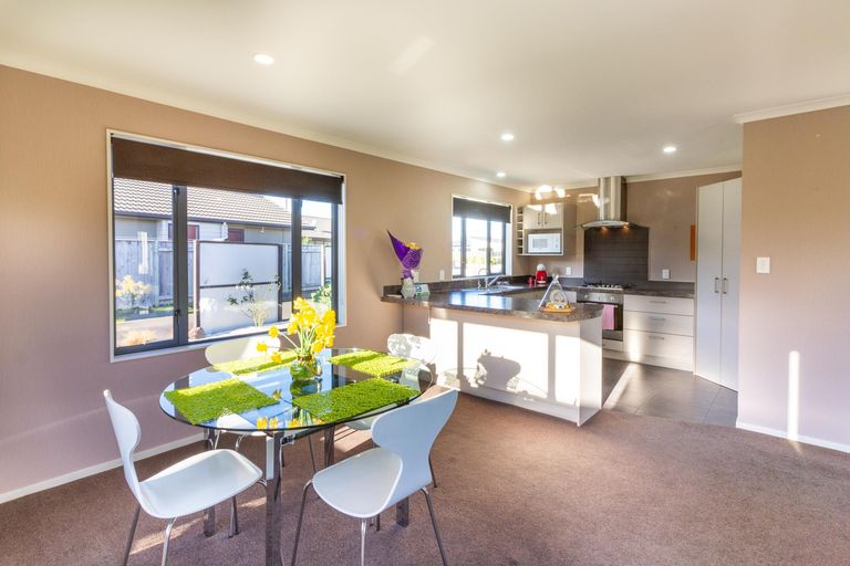 Photo of property in 9 Angelina Way, Kelvin Grove, Palmerston North, 4414