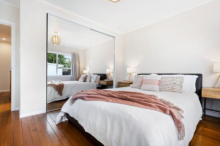 Photo of property in Peninsula Primary School, 61 Wharf Road, Te Atatu Peninsula, Auckland, 0610