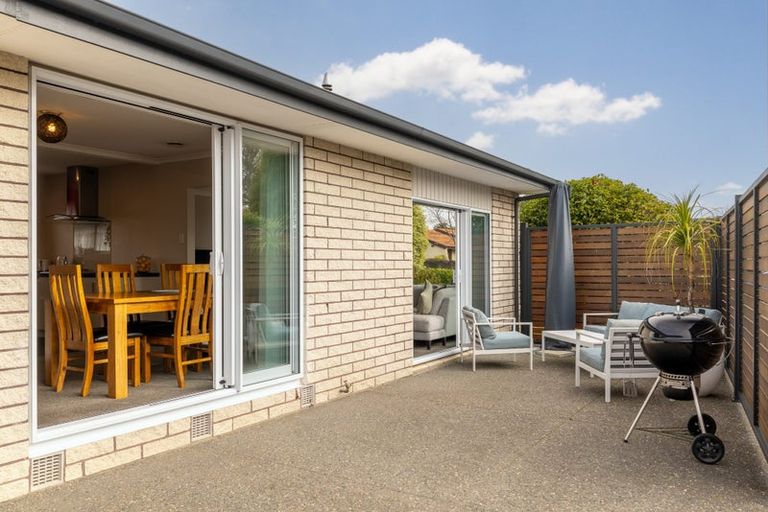 Photo of property in 10 Karnak Crescent, Russley, Christchurch, 8042