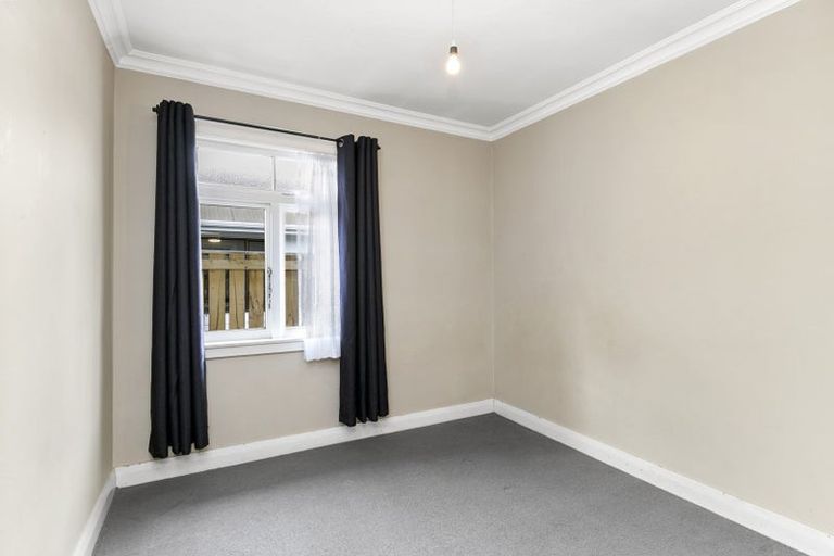 Photo of property in 42 Leighton Avenue, Waiwhetu, Lower Hutt, 5010