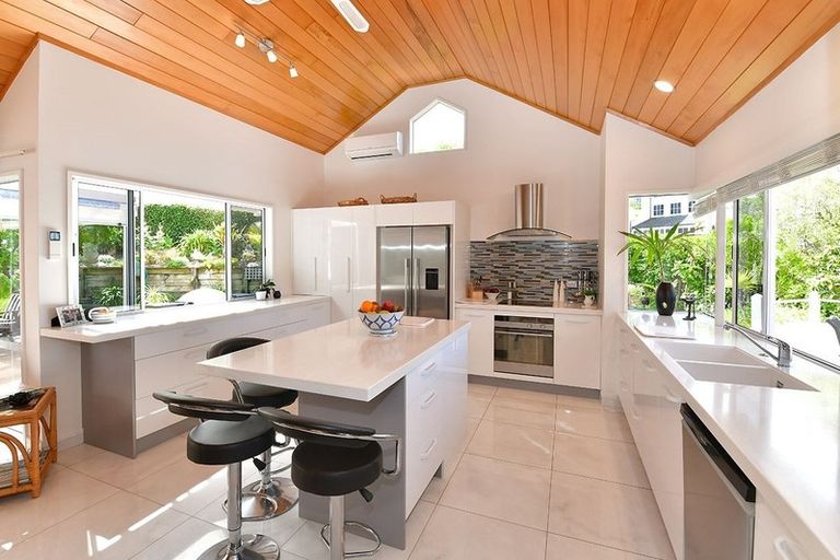 Photo of property in 22 Whale Cove, Stanmore Bay, Whangaparaoa, 0932