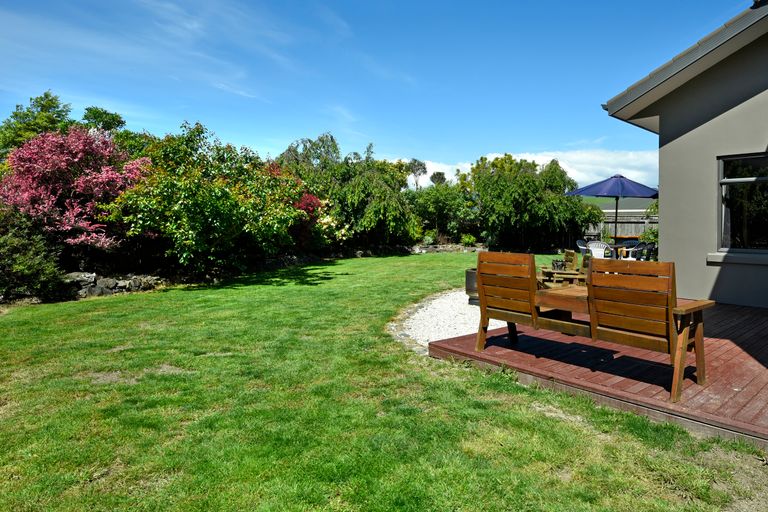 Photo of property in 22 Whiting Drive, Wakefield, 7025