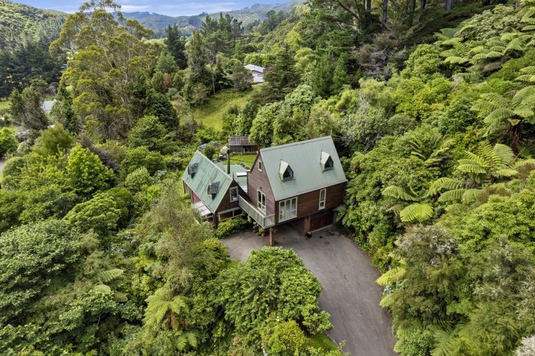 Photo of property in 312 Moores Valley Road, Wainuiomata, 5373