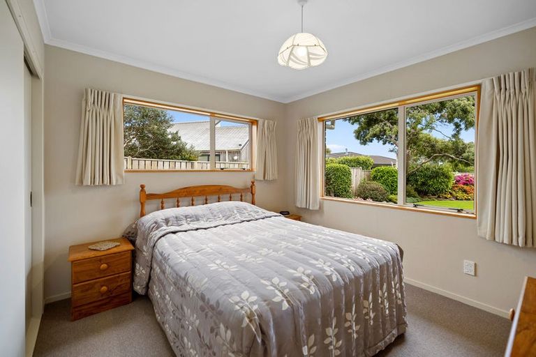 Photo of property in 3c Larsen Place, Merrilands, New Plymouth, 4312