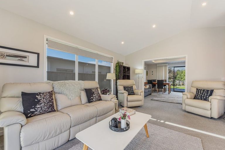 Photo of property in 3 Puketutu Grove, Motueka, 7120