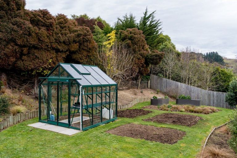 Photo of property in 35 Waikana Street, Broad Bay, Dunedin, 9014