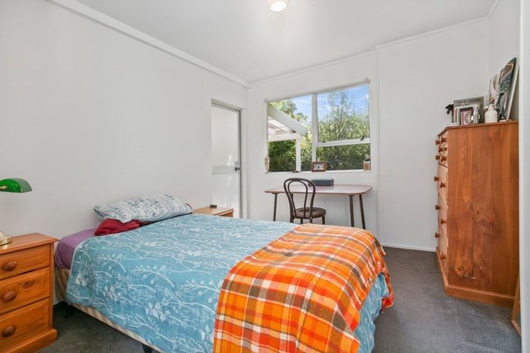 Photo of property in 1/8 Wattle Road, Sunnyvale, Auckland, 0612