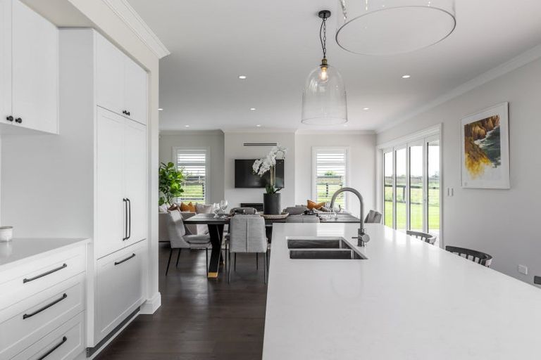 Photo of property in 4 Sunline Drive, Leamington, Cambridge, 3432