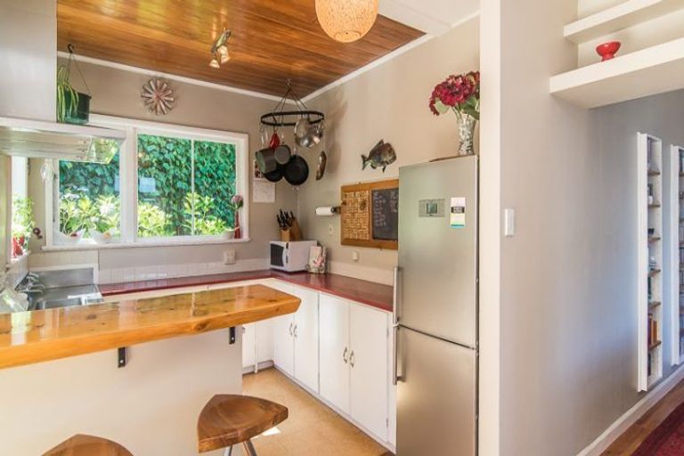 Photo of property in 6 Tiketike Way, Brooklyn, Wellington, 6021