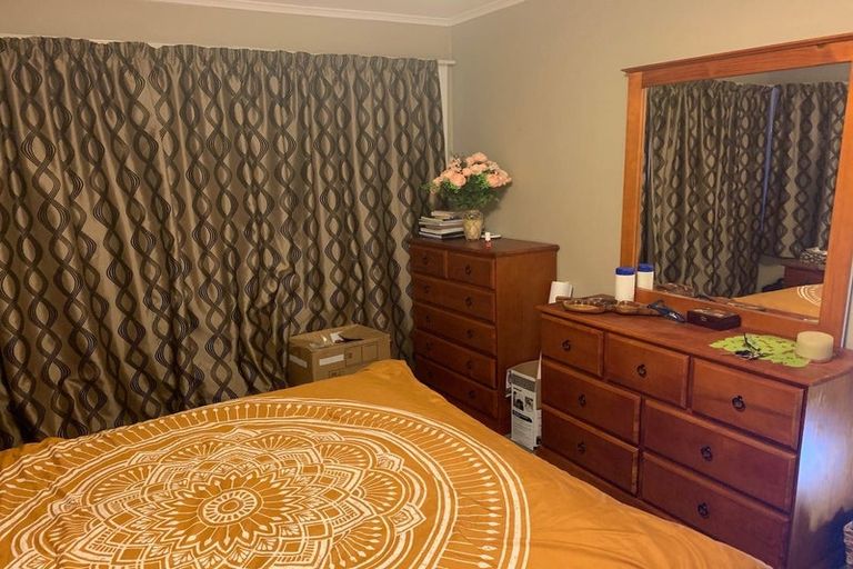 Photo of property in 165a Newlands Road, Newlands, Wellington, 6037