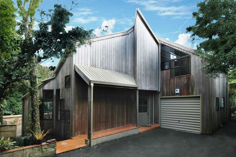 Photo of property in 162 Woodlands Park Road, Titirangi, Auckland, 0604