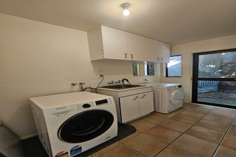 Photo of property in 141 Kahu Road, Paremata, Porirua, 5024