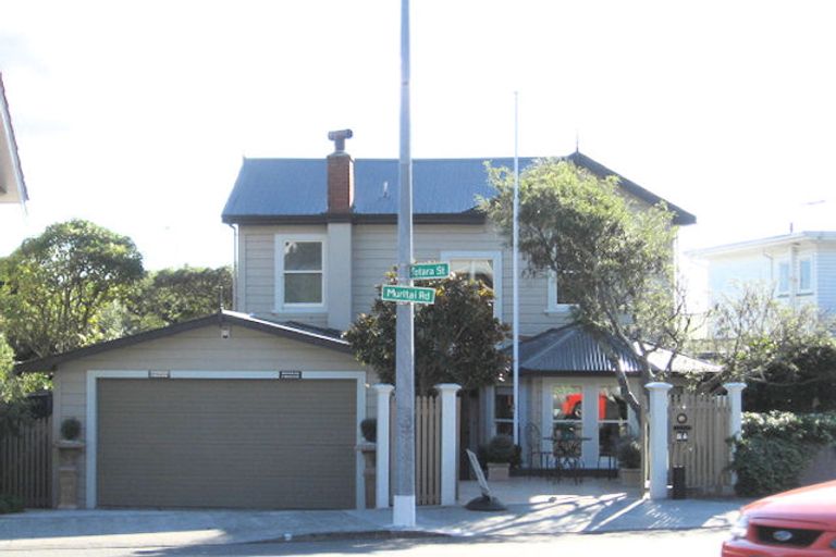 Photo of property in 84 Muritai Road, Eastbourne, Lower Hutt, 5013