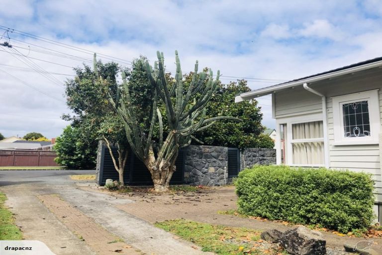Photo of property in 7-7a Rangiatea Road, Epsom, Auckland, 1023