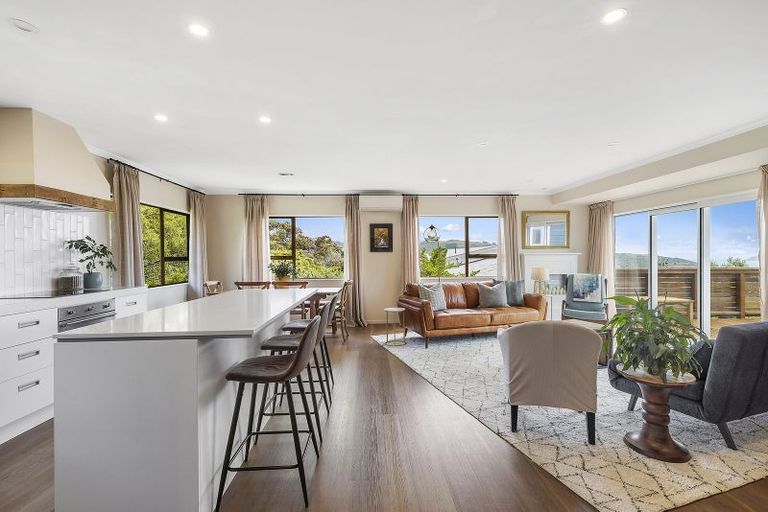 Photo of property in 13 De Castro Place, Titahi Bay, Porirua, 5022