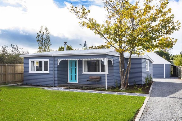 Photo of property in 42 Featherstone Avenue, Kairaki, 7630