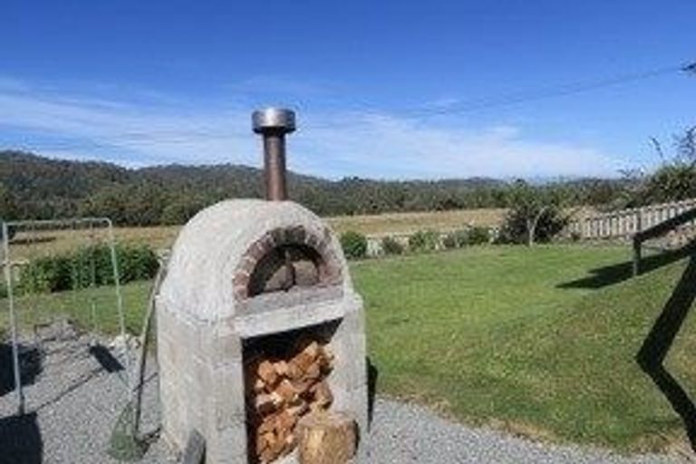 Photo of property in 14 Austin Road, Nelson Creek, Dobson, 7872