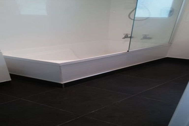 Photo of property in 13 Barclay Street, Newlands, Wellington, 6037