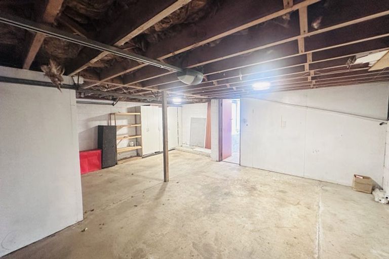 Photo of property in 151 Bleakhouse Road, Mellons Bay, Auckland, 2014