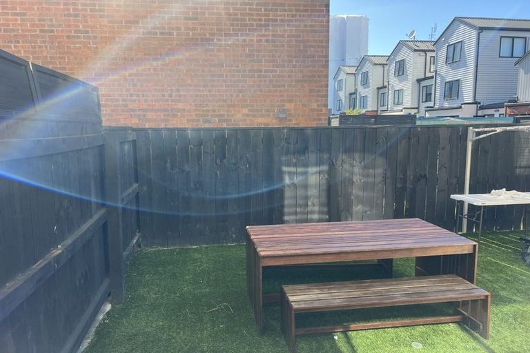 Photo of property in 4 Eyton Kay Road, Hobsonville, Auckland, 0616