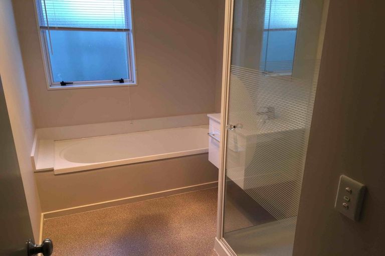 Photo of property in 1 Macalister Place, Miramar, Wellington, 6022