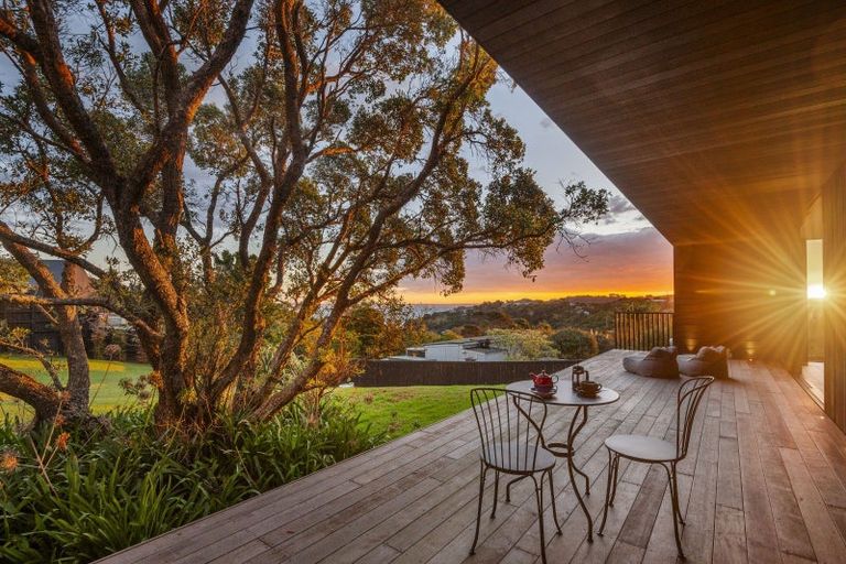 Photo of property in 28 Pacific Parade, Surfdale, Waiheke Island, 1081