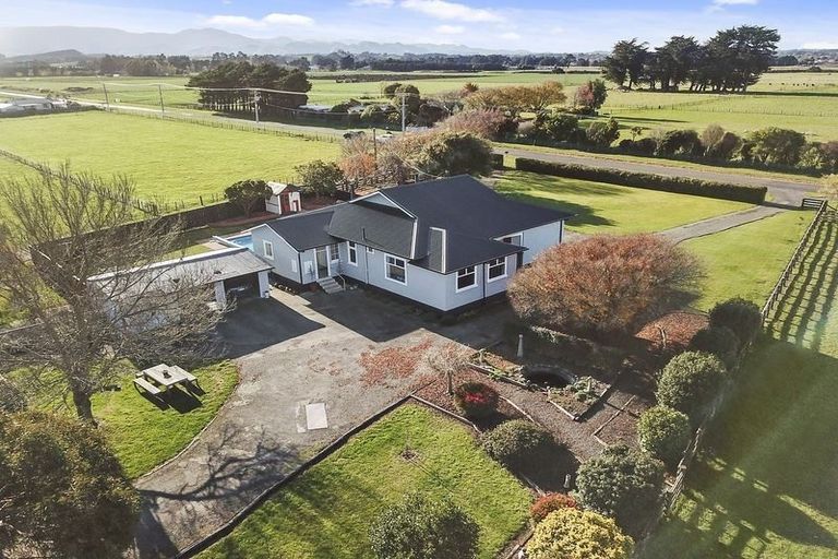 Photo of property in 82 Aerodrome Road, Dannevirke, 4972