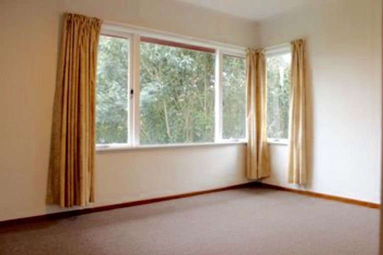 Photo of property in 3 Trinidad Road, Sunnynook, Auckland, 0620