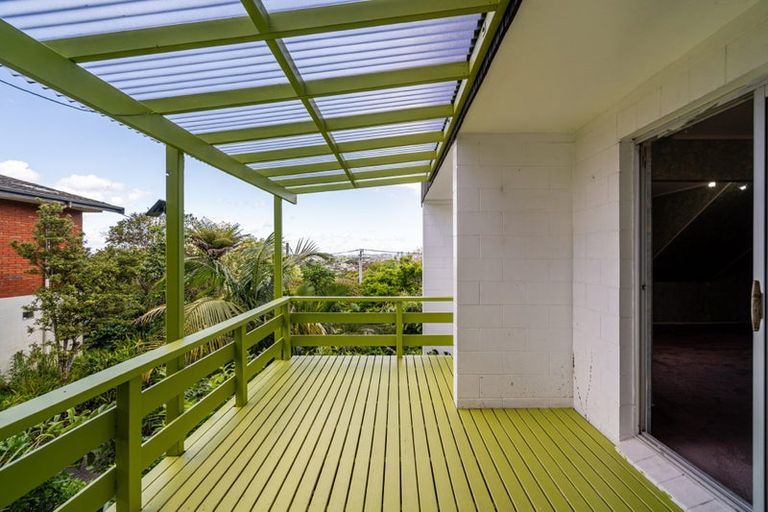 Photo of property in 21 Parr Terrace, Castor Bay, Auckland, 0620