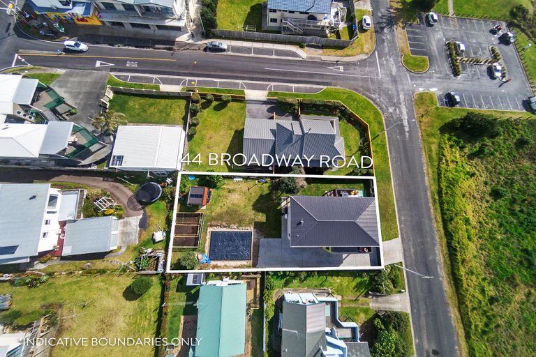 Photo of property in 44 Broadway Road, Waihi Beach, 3611