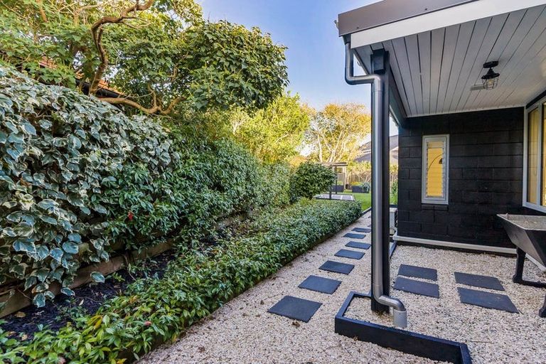 Photo of property in 14 The Anchorage, Sunnyhills, Auckland, 2010