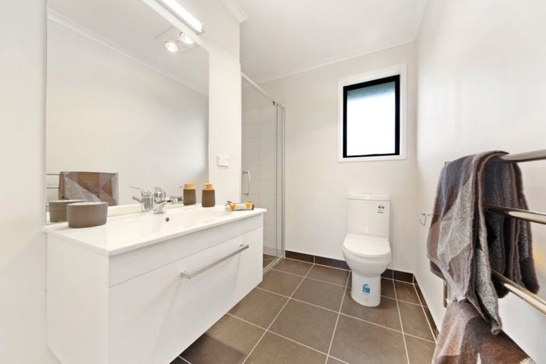 Photo of property in 2 Lippiatt Crescent, Pokeno, 2402